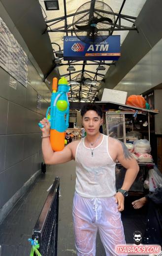 Hot boy mông bự lông bụng nhiều cu chuẩn đẹp