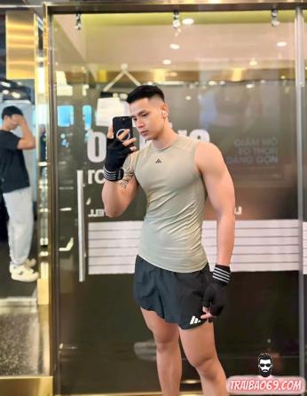 Boy gym cao ráo sạch sẽ - mông bự chịch cực sướng