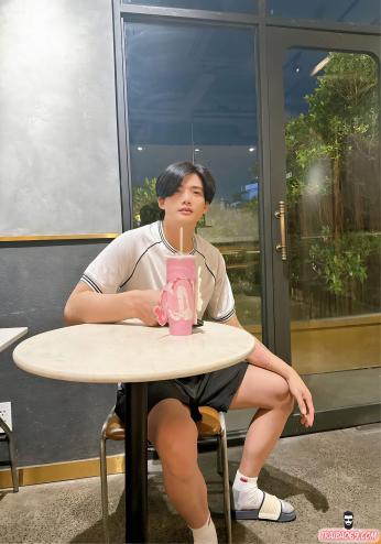 Boy dễ thương mặt dâm bú liếm giỏi - phục vụ massage giỏi