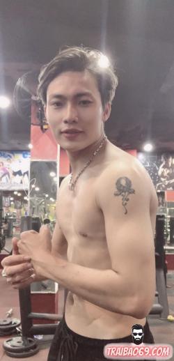 Trai gọi long xuyên, da trắng cu to - body mình dây có gym