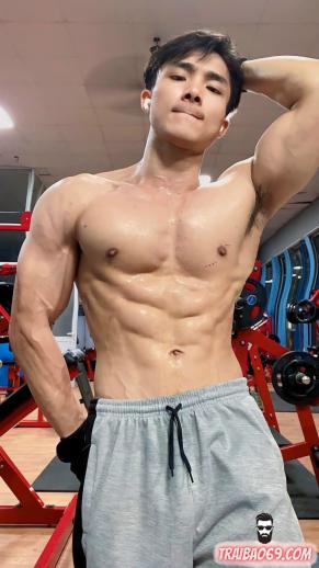 Trai gym body sexy thon thả - bj top bot massage đủ kiểu