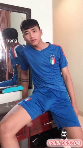 Boy teen cu bự gân guốc - da ngâm khoẻ mạnh fuck bao sướng