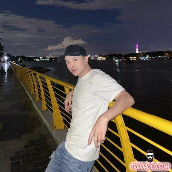 Trai bao baby - da trắng cu to siêu dễ thương