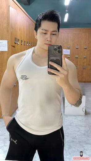 Boy men vú bự mông to - body lông lá doggy bao phê