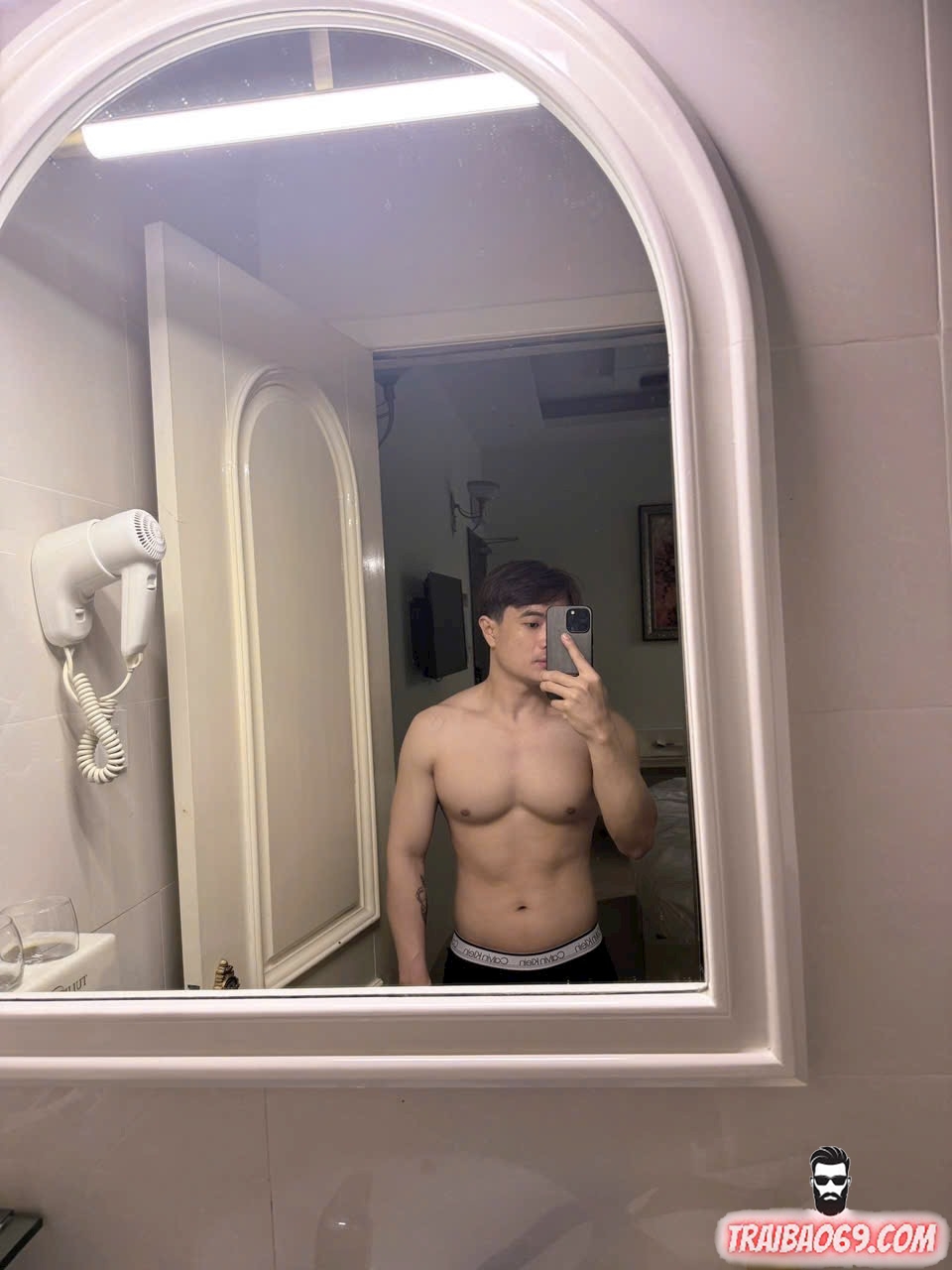 Trai đẹp miền bắc body chuẩn men - mông to đầy đặn