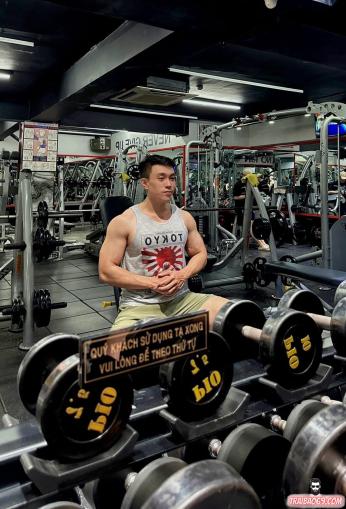 Trai menly, body gym đẹp - cu cương cứng, ngoại hình hoàn hảo