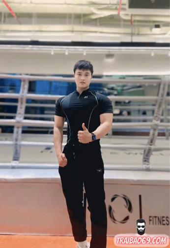 Trai thẳng gym đẹp cơ khô săn chắc - làm tình chiều khách tới bến