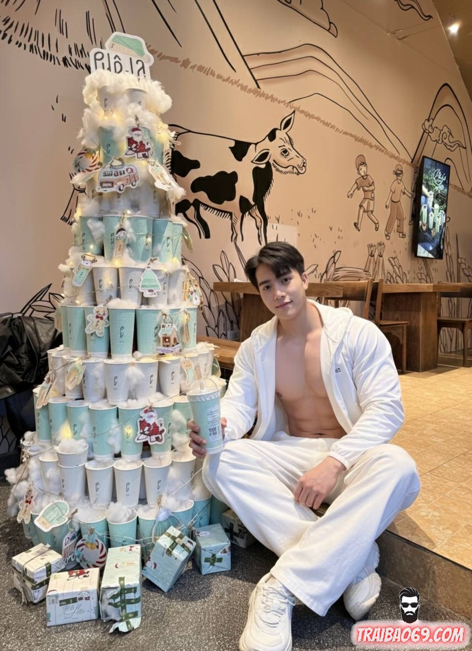 Trai đẹp cu bự - da trắng dáng dâm, body gym ngon siêu sexy