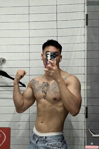 Trai dễ thương massage giỏi - body tươi xanh, cu đẹp da trắng