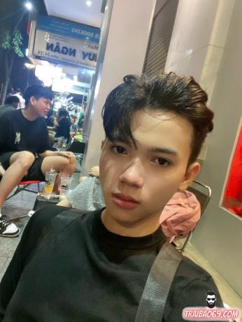 Bot menly dễ thương hàng to - mặt dâm dáng slim hấp dẫn