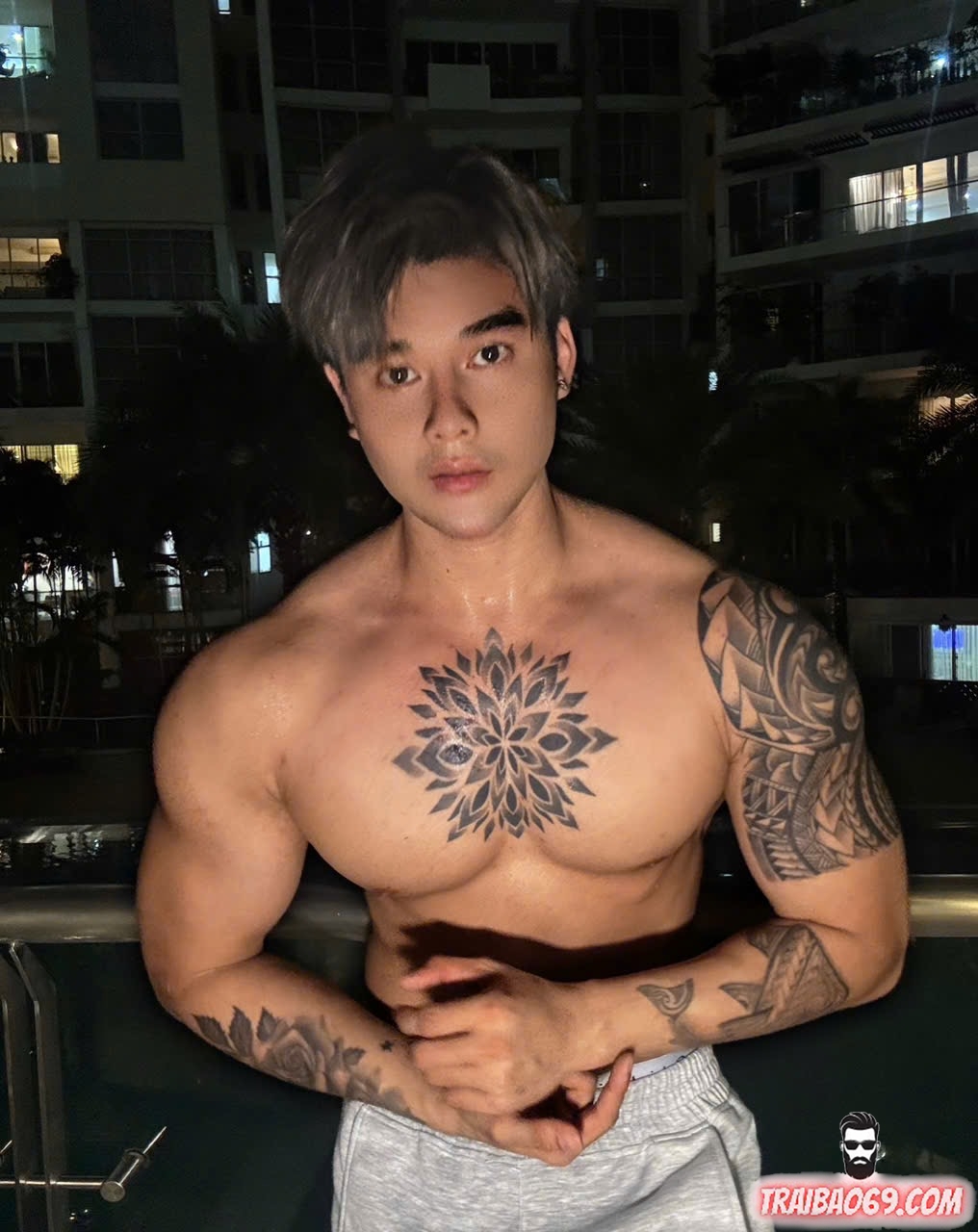 Trai đẹp chuyên bot, body gym chuẩn - mông to - thông đít cực phê