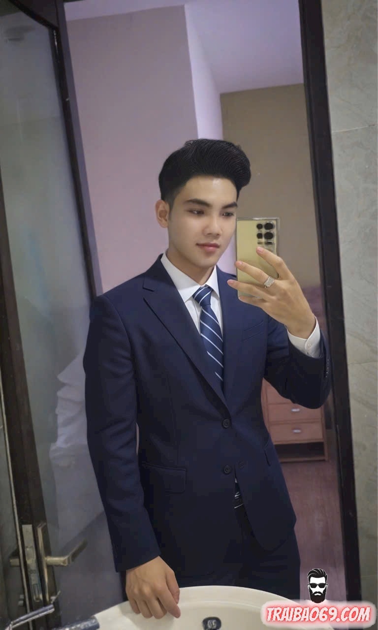 Trai đẹp mình dây khoai to - body lông lá - gương mặt sắc sảo