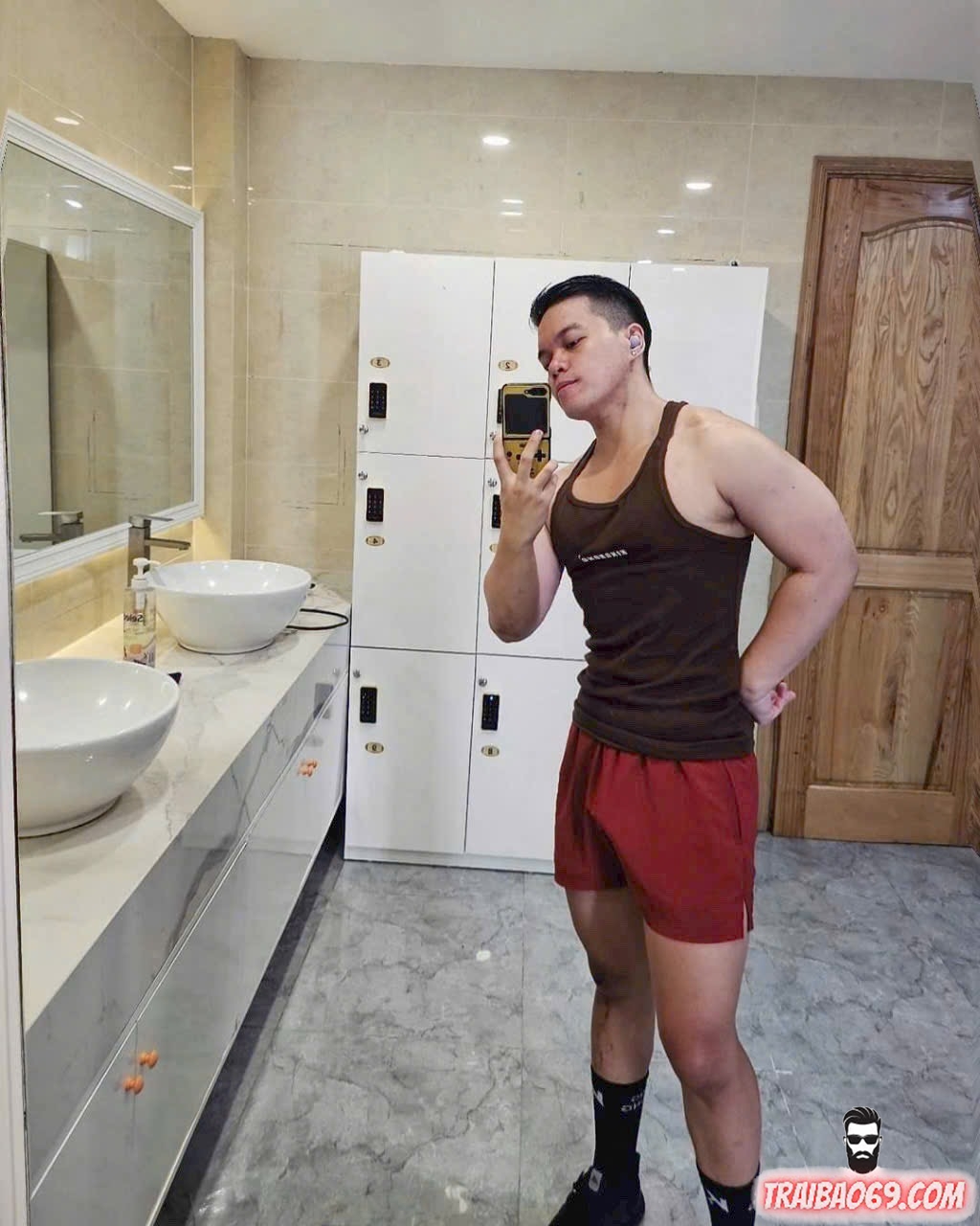 Boy thể hình đẹp mátxa body good - hàng 16cm top bot ok